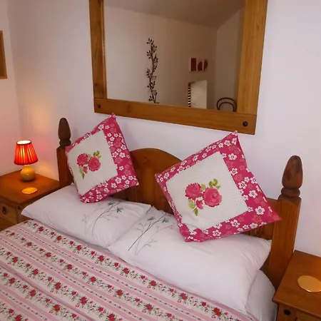 Belan - Courtyard Accommodation,